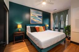 NuLu Suites: Luxury Bourbon Trail King Bed Suite - Image 2
