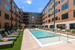 NuLu Suites: Run For The Roses King Bed Suite - Image 4