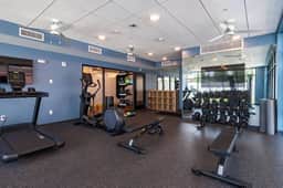 NuLu Suites: Run For The Roses King Bed Suite - Image 2