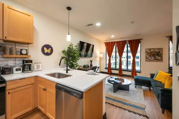 NuLu Suites: Fantastic Derby City King Bed Suite - Image 2