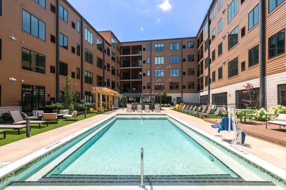 NuLu Suites: Run For The Roses King Bed Suite - Image 1